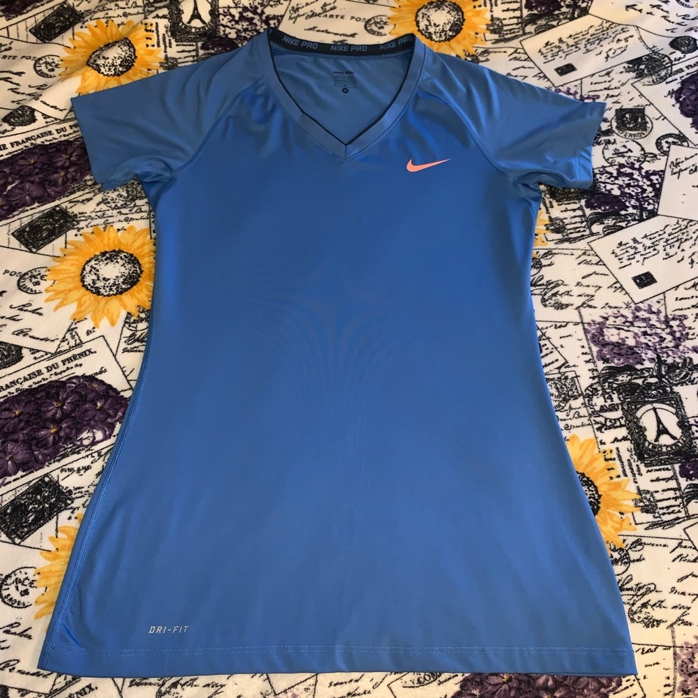 💪🏼 Blue NIKE Pro Dri-Fit workout top 💪🏼